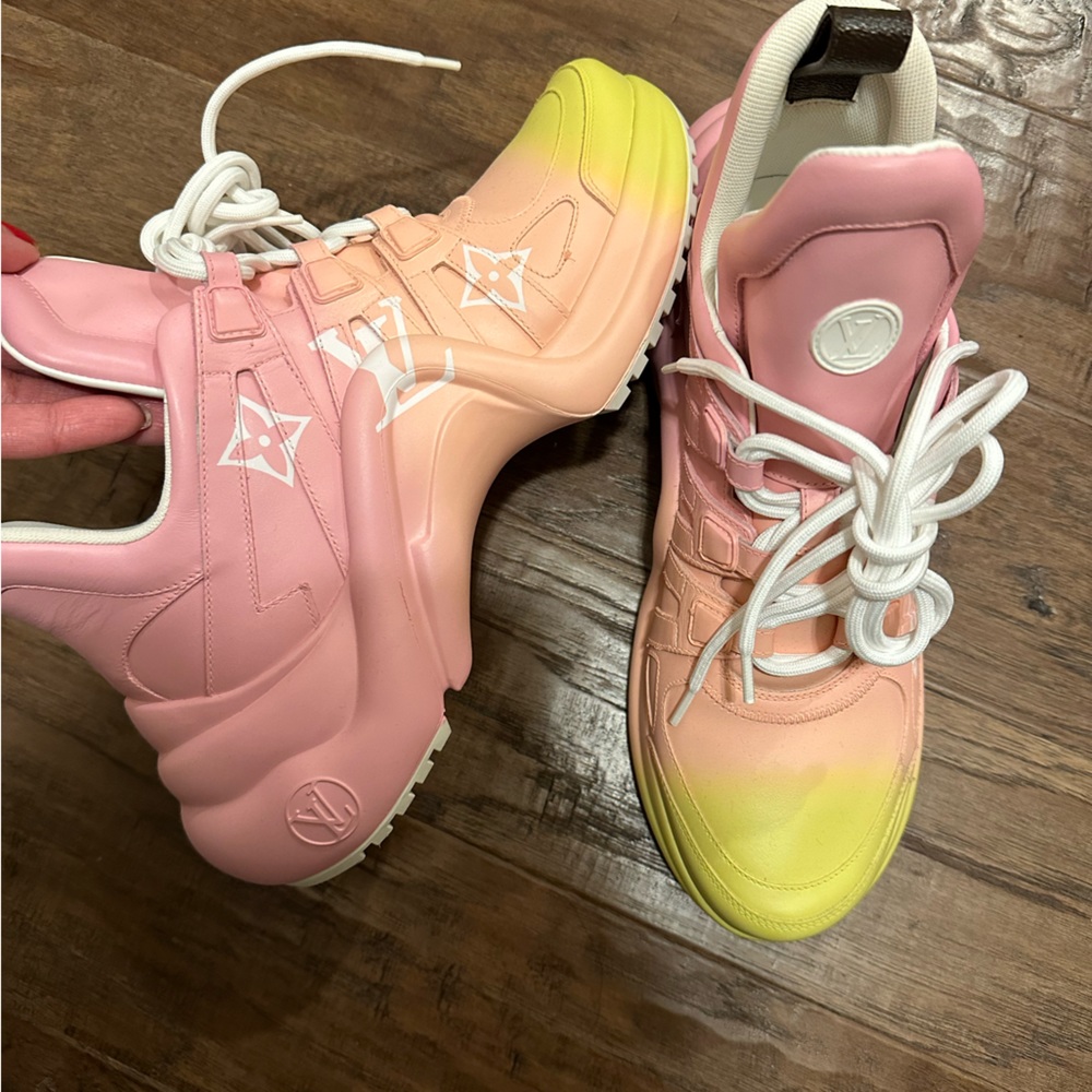Louis Vuitton sneakers / Women’s Size 11 (41) / PREOWNED
